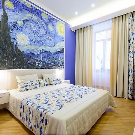 Vip Апартаменти Ван Гог На Площі Ринок Leopoli Esterno foto